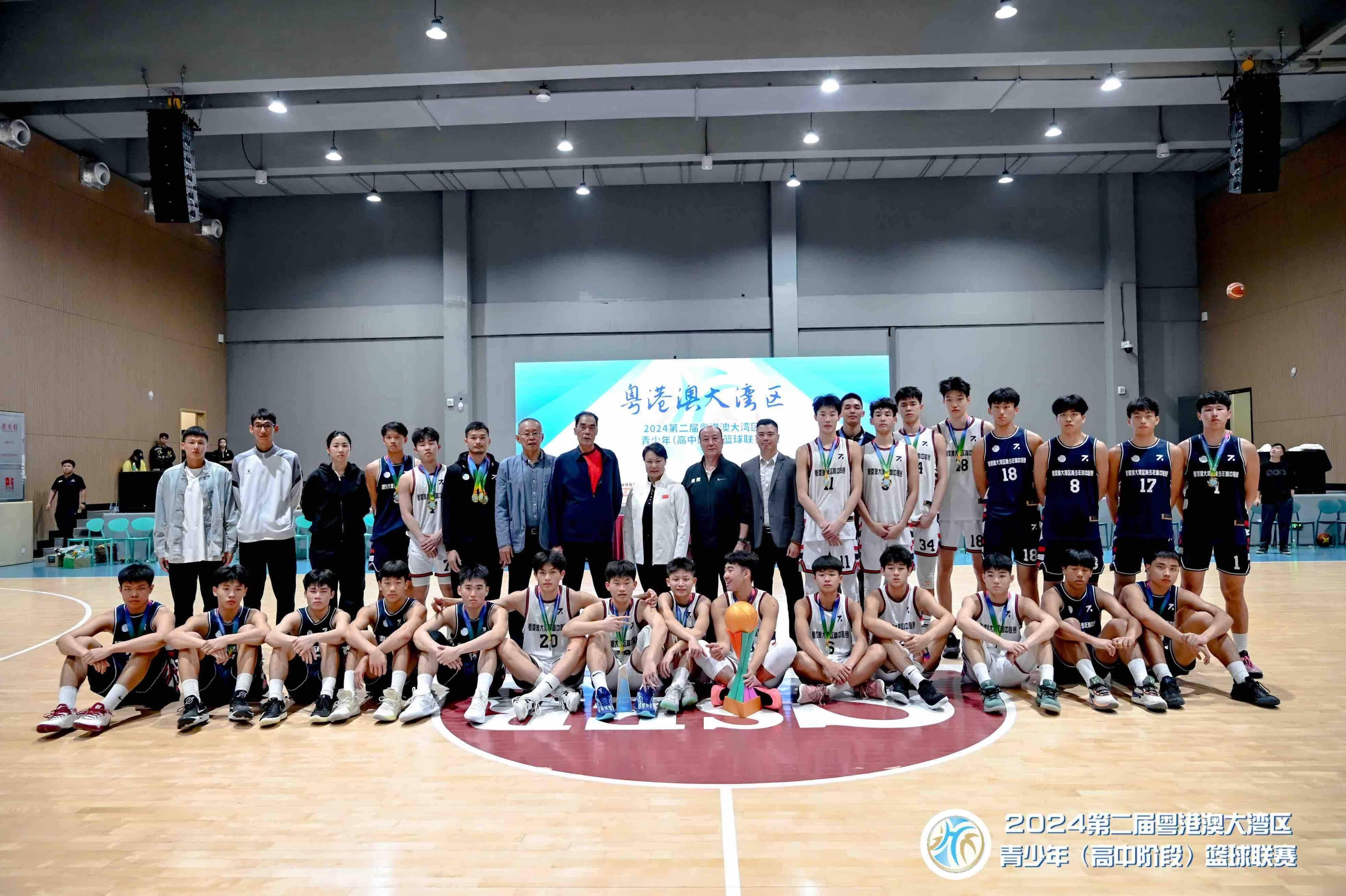 包含青少年篮球技能比赛激烈角逐，优秀少年即将崭露头角的词条