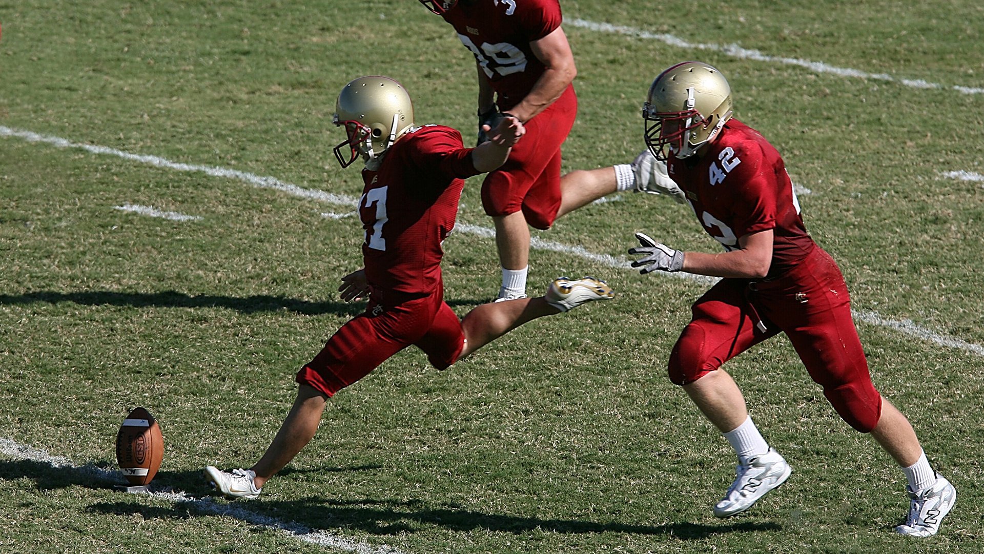 本土联赛国际化进程提速推动全球化视野布局，本土化与国际化